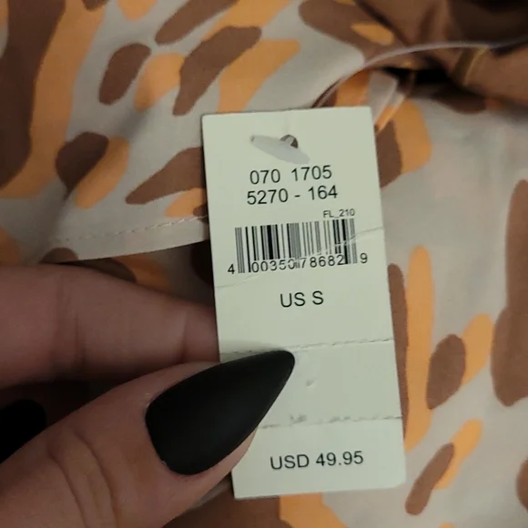 skort - Picture 3 of 3